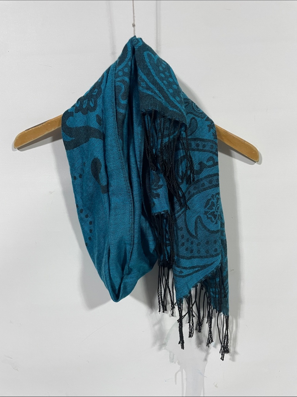 100% pashmina Teal Paisley Fringe Wrap